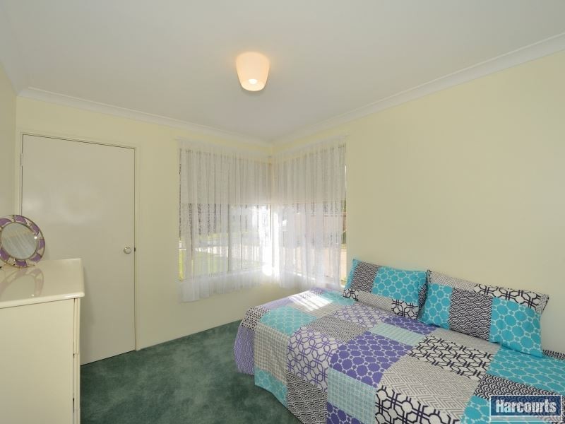 5 Norwich Close, Greenfields WA 6210