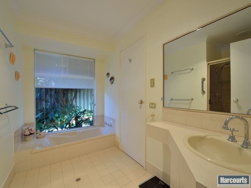 5 Norwich Close, Greenfields WA 6210