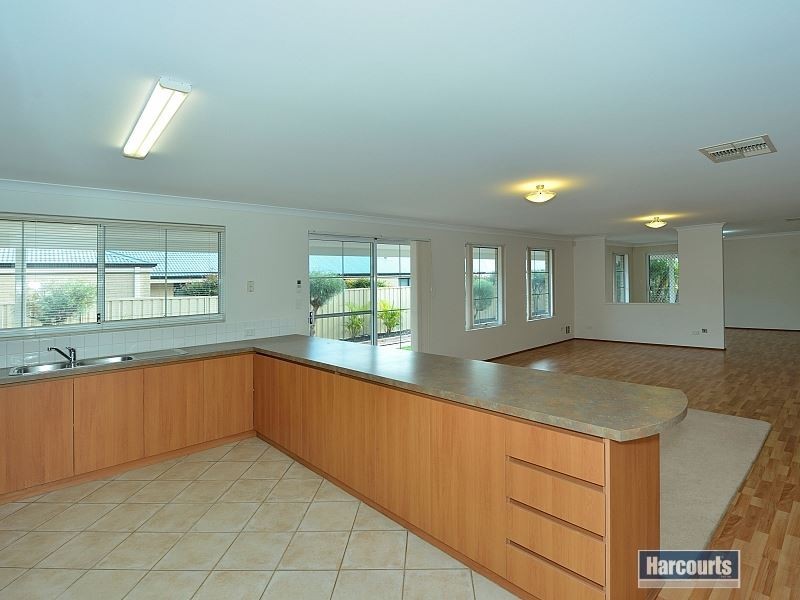 25 Brouwer Trail, Dudley Park WA 6210
