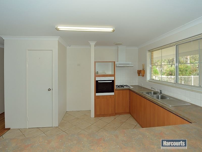 25 Brouwer Trail, Dudley Park WA 6210