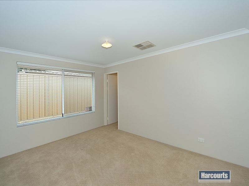 25 Brouwer Trail, Dudley Park WA 6210