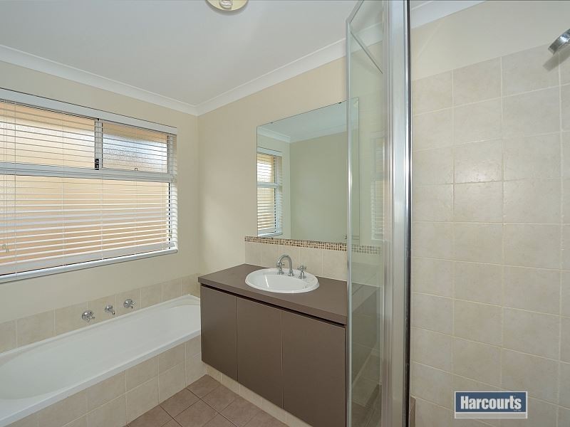 25 Brouwer Trail, Dudley Park WA 6210
