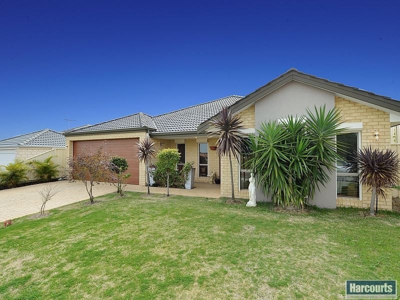4 Banksiadale Gate, Lakelands WA 6180