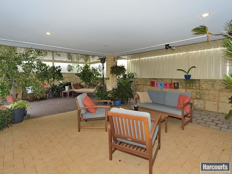 4 Banksiadale Gate, Lakelands WA 6180