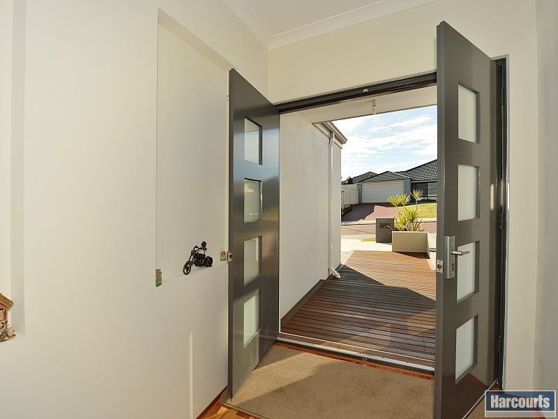 13 Lismore Ridge, Lakelands WA 6180