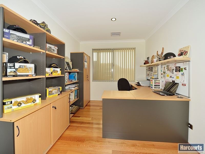 13 Lismore Ridge, Lakelands WA 6180