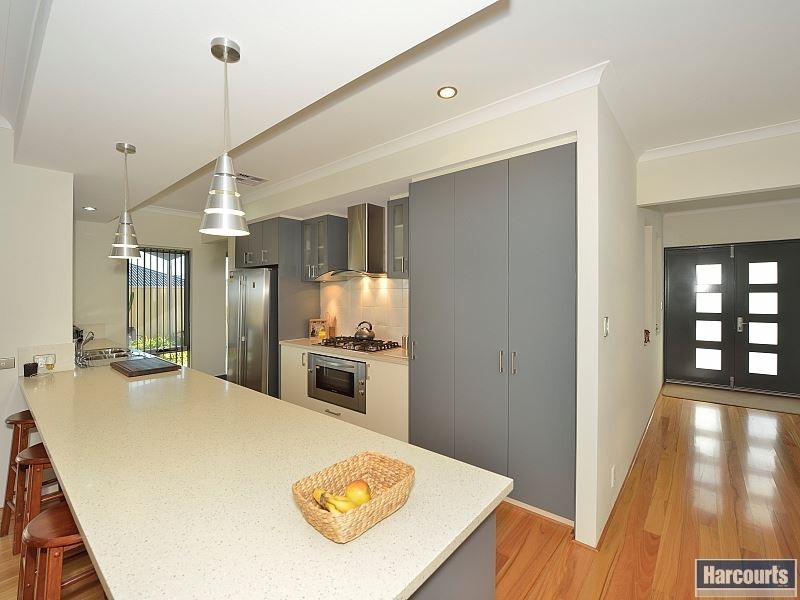 13 Lismore Ridge, Lakelands WA 6180