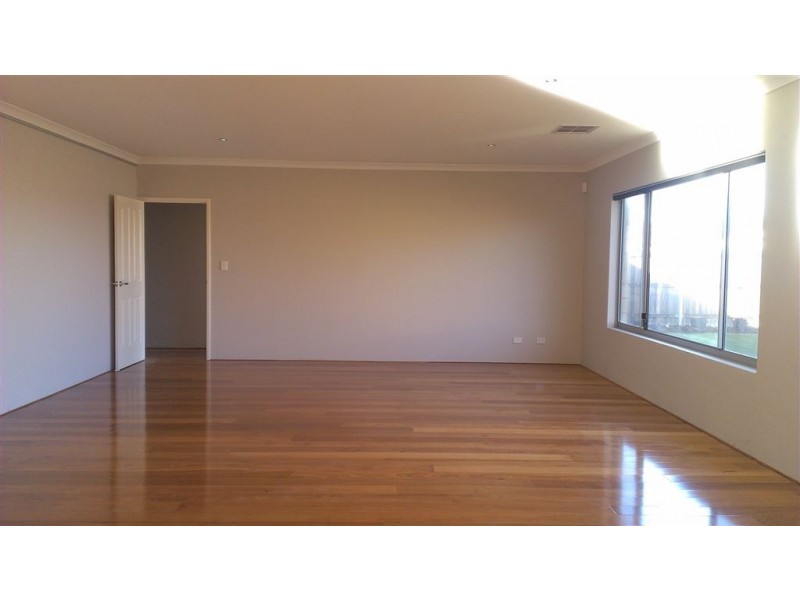 9 Tectona Way, Halls Head WA 6210