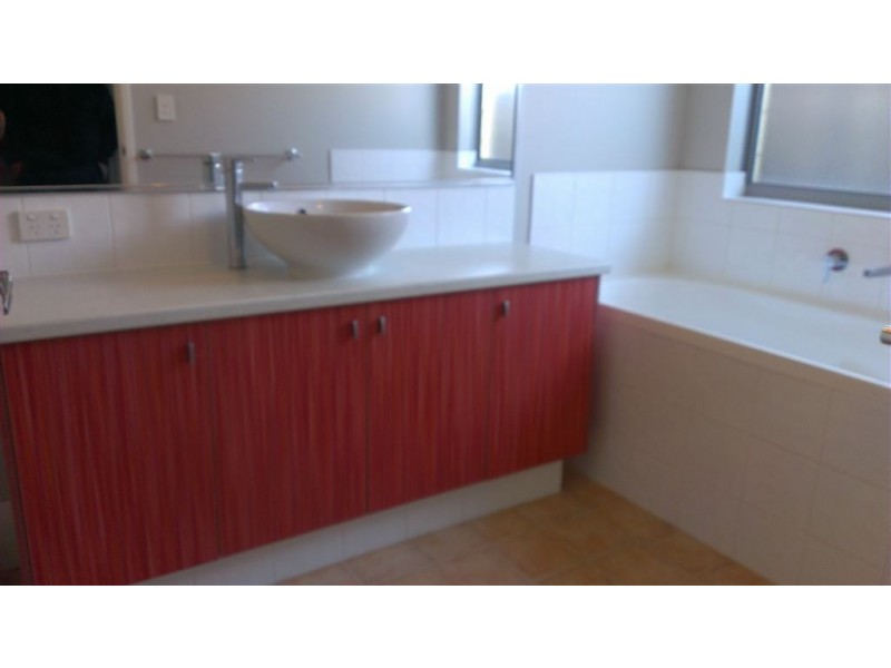 9 Tectona Way, Halls Head WA 6210