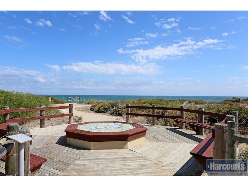 62 Boardwalk Boulevard, Halls Head WA 6210