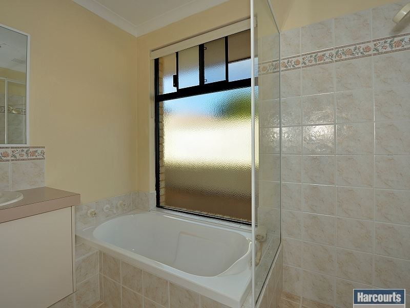 2A Coral Court, Halls Head WA 6210