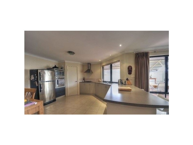 9 Lochinvar Street, Madora Bay WA 6210