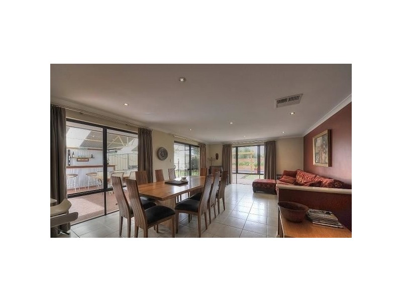 9 Lochinvar Street, Madora Bay WA 6210