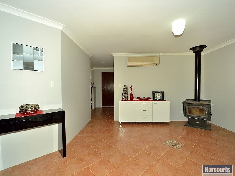 6 Tarata Close, Halls Head WA 6210