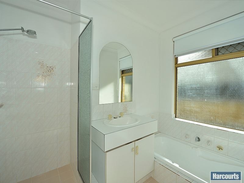 6 Tarata Close, Halls Head WA 6210