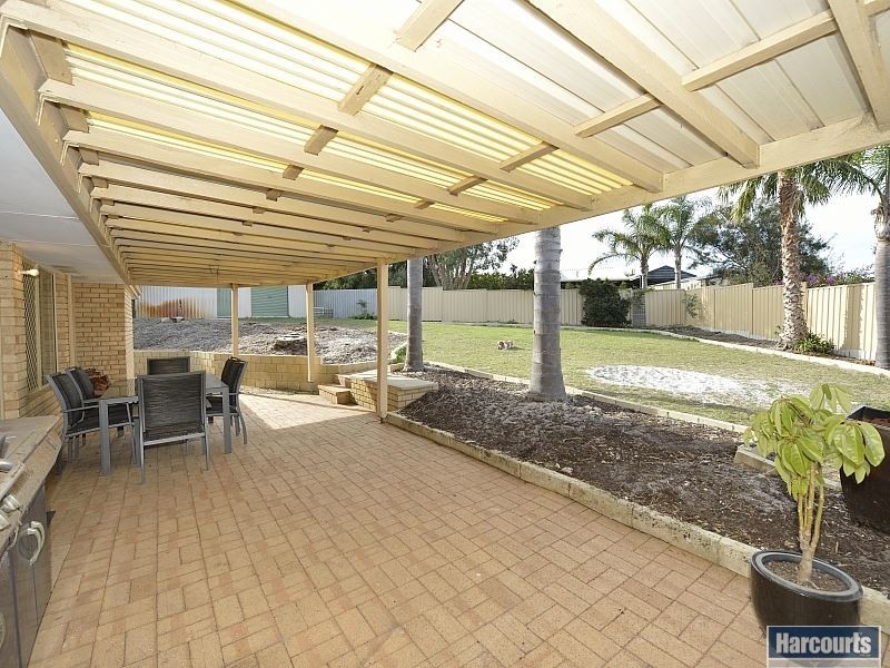 6 Tarata Close, Halls Head WA 6210