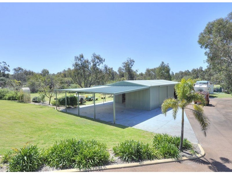 82 Peaceful Waters Drive, Barragup WA 6209