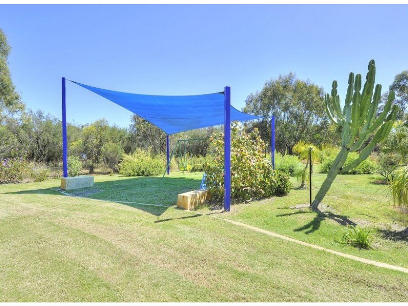 82 Peaceful Waters Drive, Barragup WA 6209