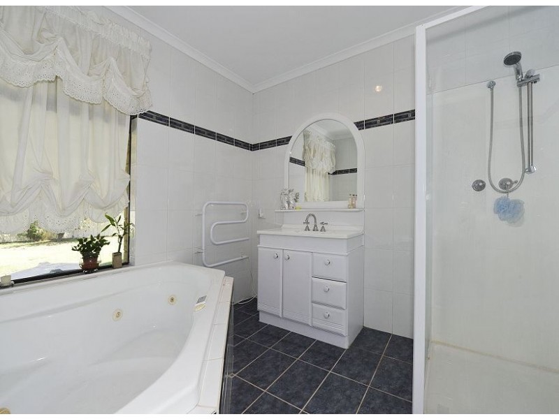 82 Peaceful Waters Drive, Barragup WA 6209