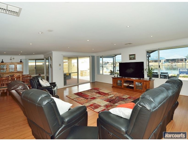 70 Murray Waters Boulevard, South Yunderup WA 6208