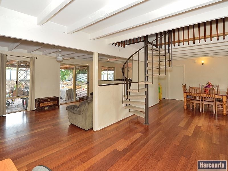 5 Mahogany Drive, Halls Head WA 6210