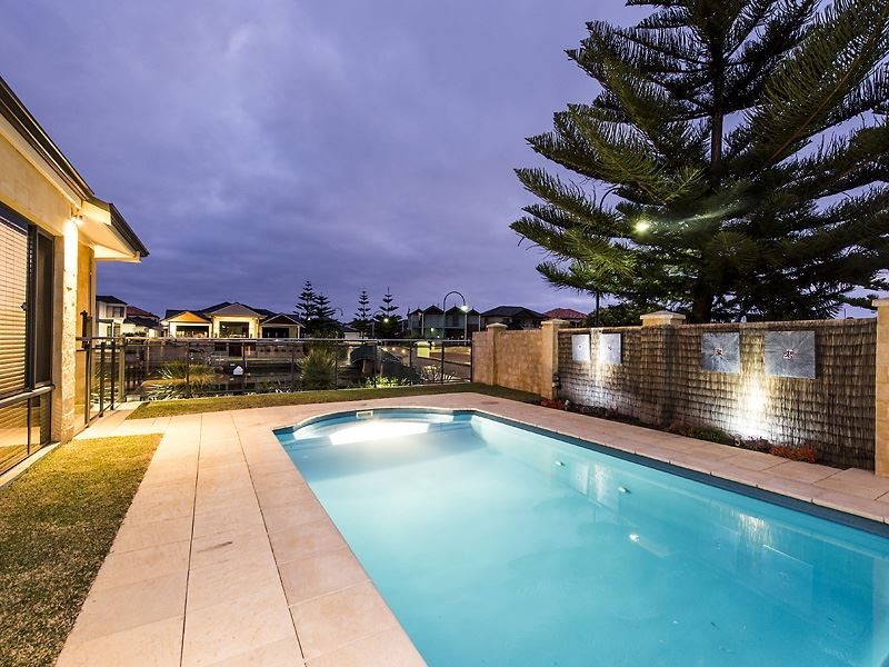 23 Picaroon Place, Halls Head WA 6210