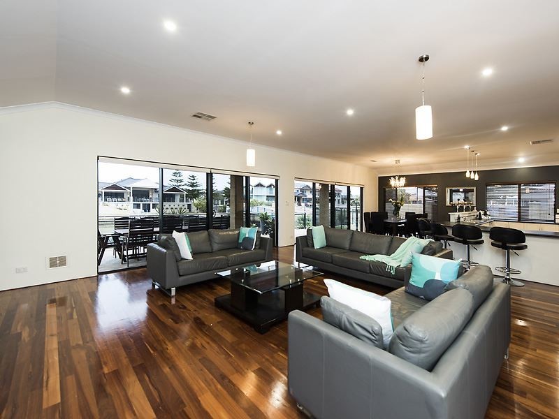 23 Picaroon Place, Halls Head WA 6210