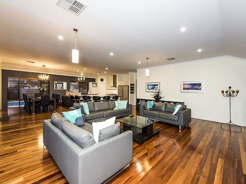 23 Picaroon Place, Halls Head WA 6210