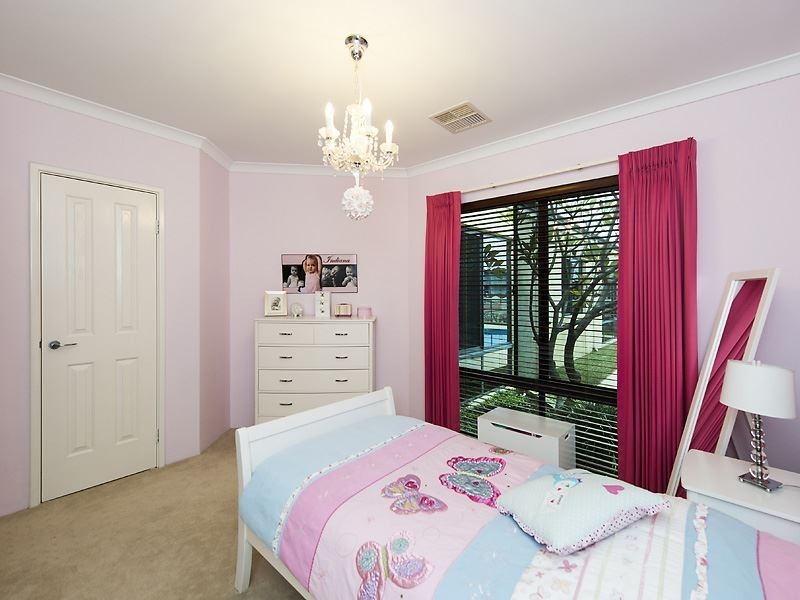 23 Picaroon Place, Halls Head WA 6210