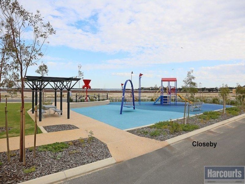 23 Sharperton Meander, Dudley Park WA 6210