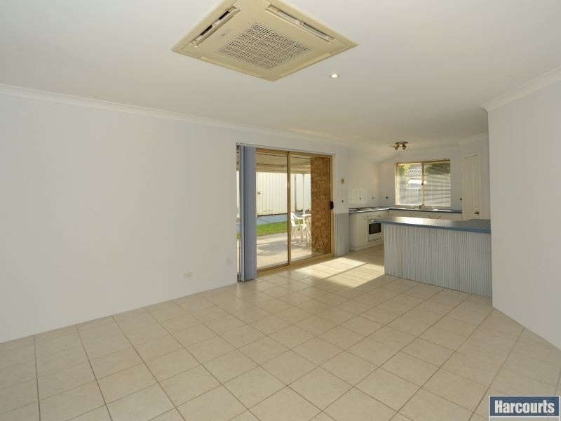 13 Kingfisher Drive, Halls Head WA 6210