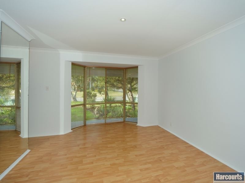 13 Kingfisher Drive, Halls Head WA 6210