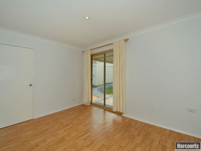 13 Kingfisher Drive, Halls Head WA 6210