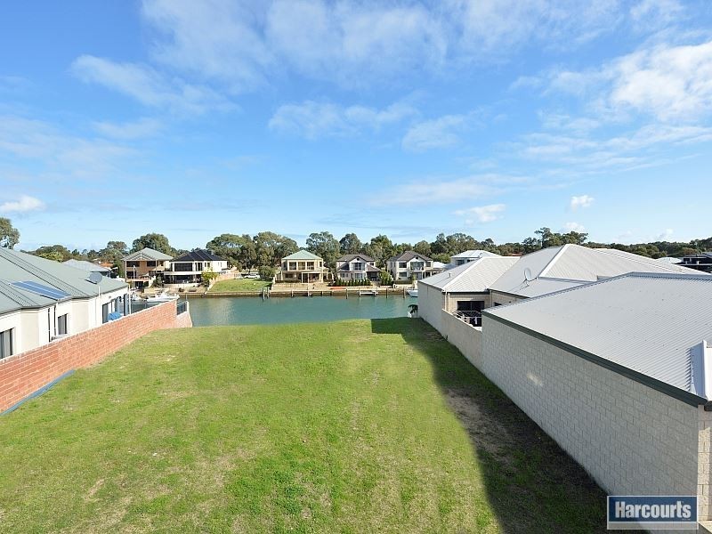 23 Aztec Island Retreat, Halls Head WA 6210