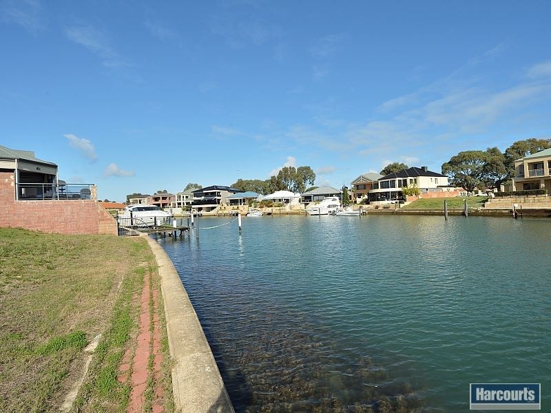 23 Aztec Island Retreat, Halls Head WA 6210