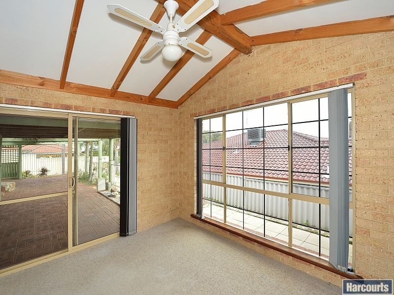 6 Berrigan Row, Halls Head WA 6210