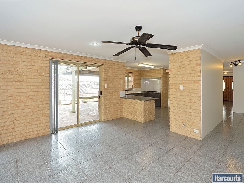 6 Berrigan Row, Halls Head WA 6210