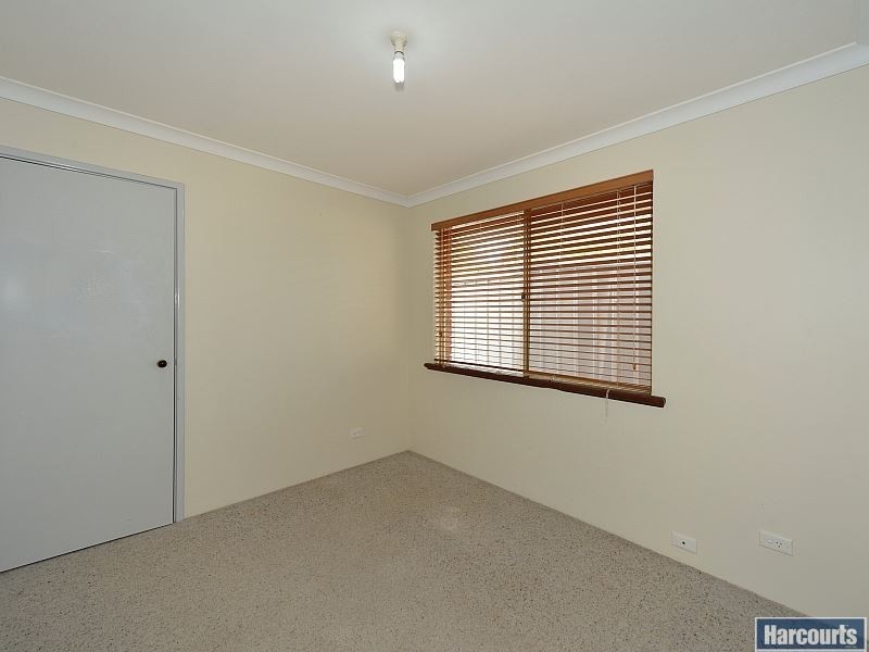 6 Berrigan Row, Halls Head WA 6210
