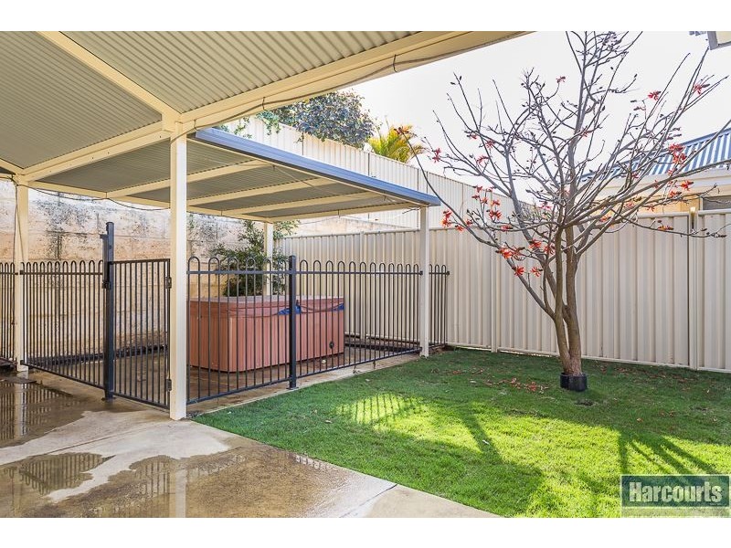 27 Malata Ridge, Lakelands WA 6180