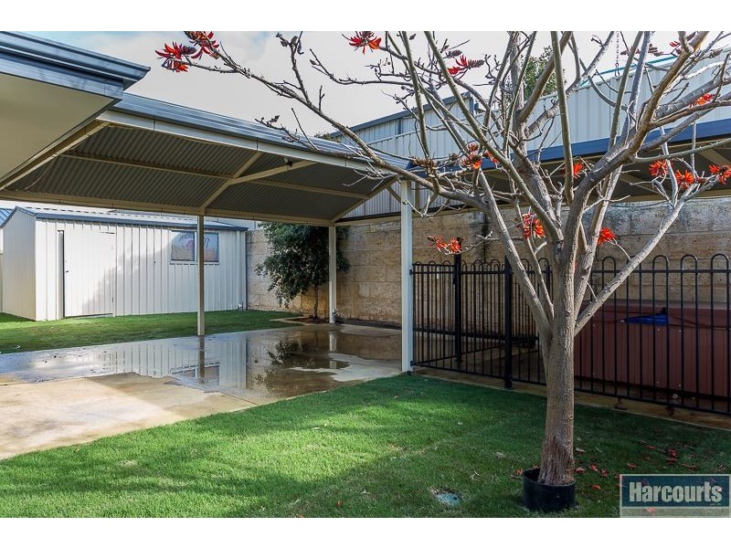 27 Malata Ridge, Lakelands WA 6180