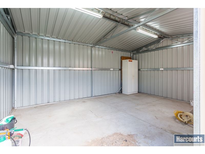 27 Malata Ridge, Lakelands WA 6180