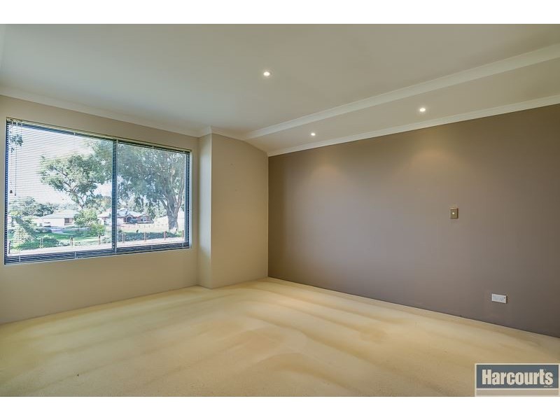 27 Malata Ridge, Lakelands WA 6180