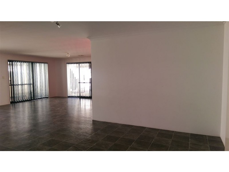 49 Ballard Meander, Lakelands WA 6180