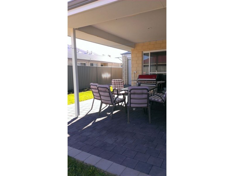 20 Vaucluse Way, Coodanup WA 6210