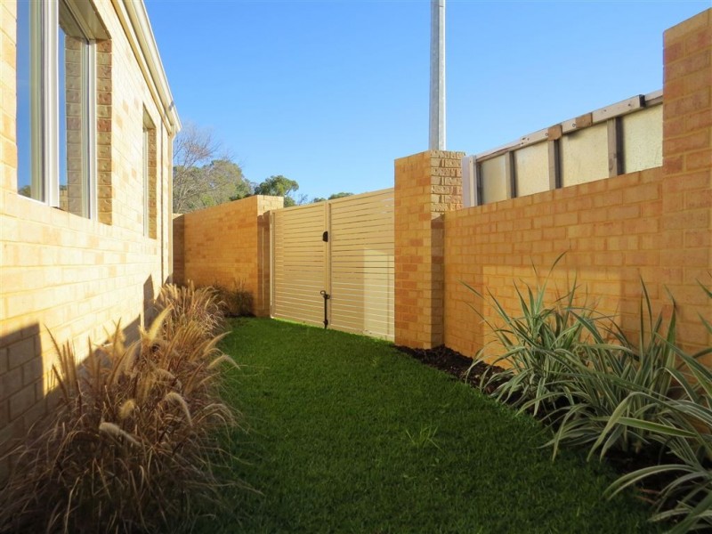 1/1 Kwella Entrance, Greenfields WA 6210