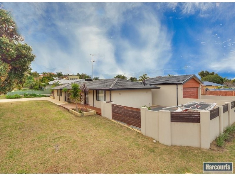 11 Arundel Drive, Halls Head WA 6210