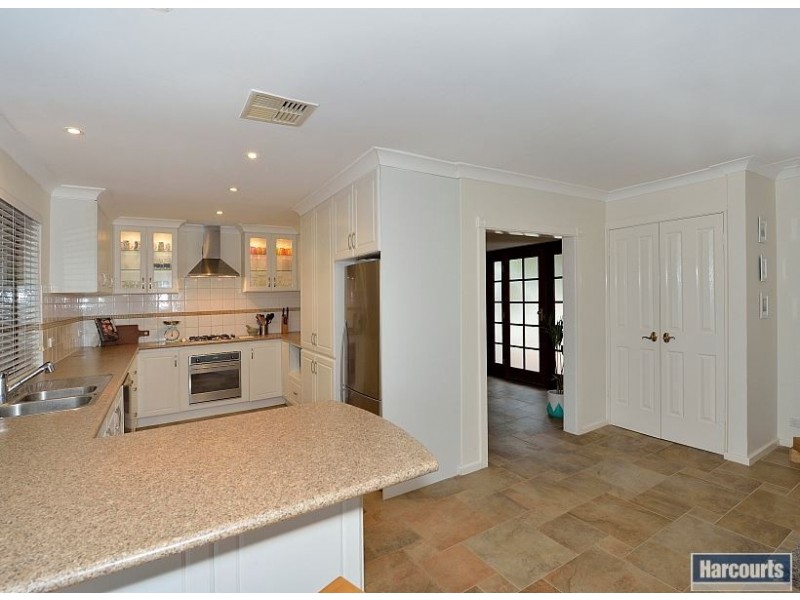 11 Arundel Drive, Halls Head WA 6210