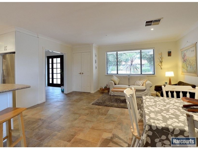 11 Arundel Drive, Halls Head WA 6210