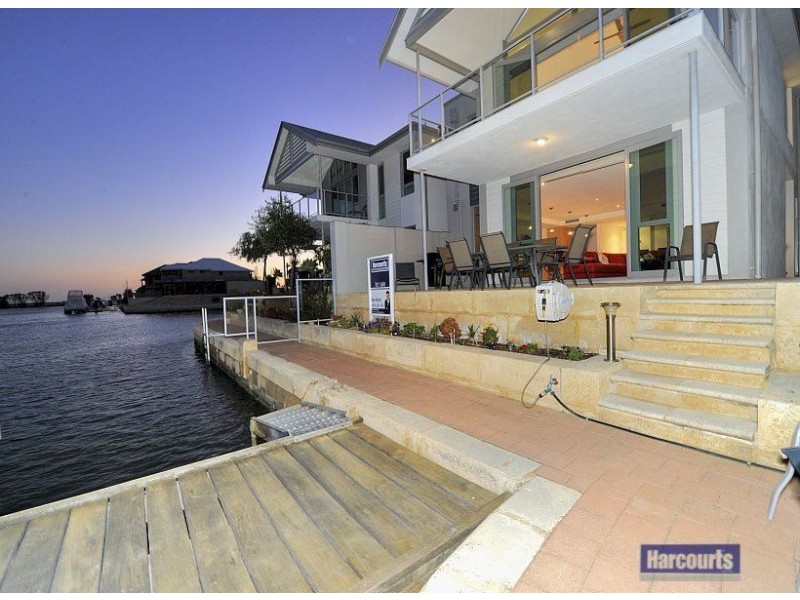 30 Trade Winds Retreat, Dudley Park WA 6210