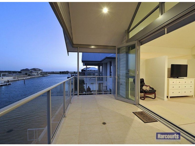 30 Trade Winds Retreat, Dudley Park WA 6210